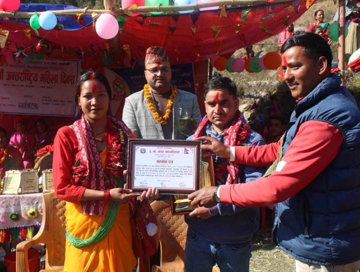 उमेर पुगेपछि बिहे गर्ने जोडीलाई वडाले गर्यो सम्मान