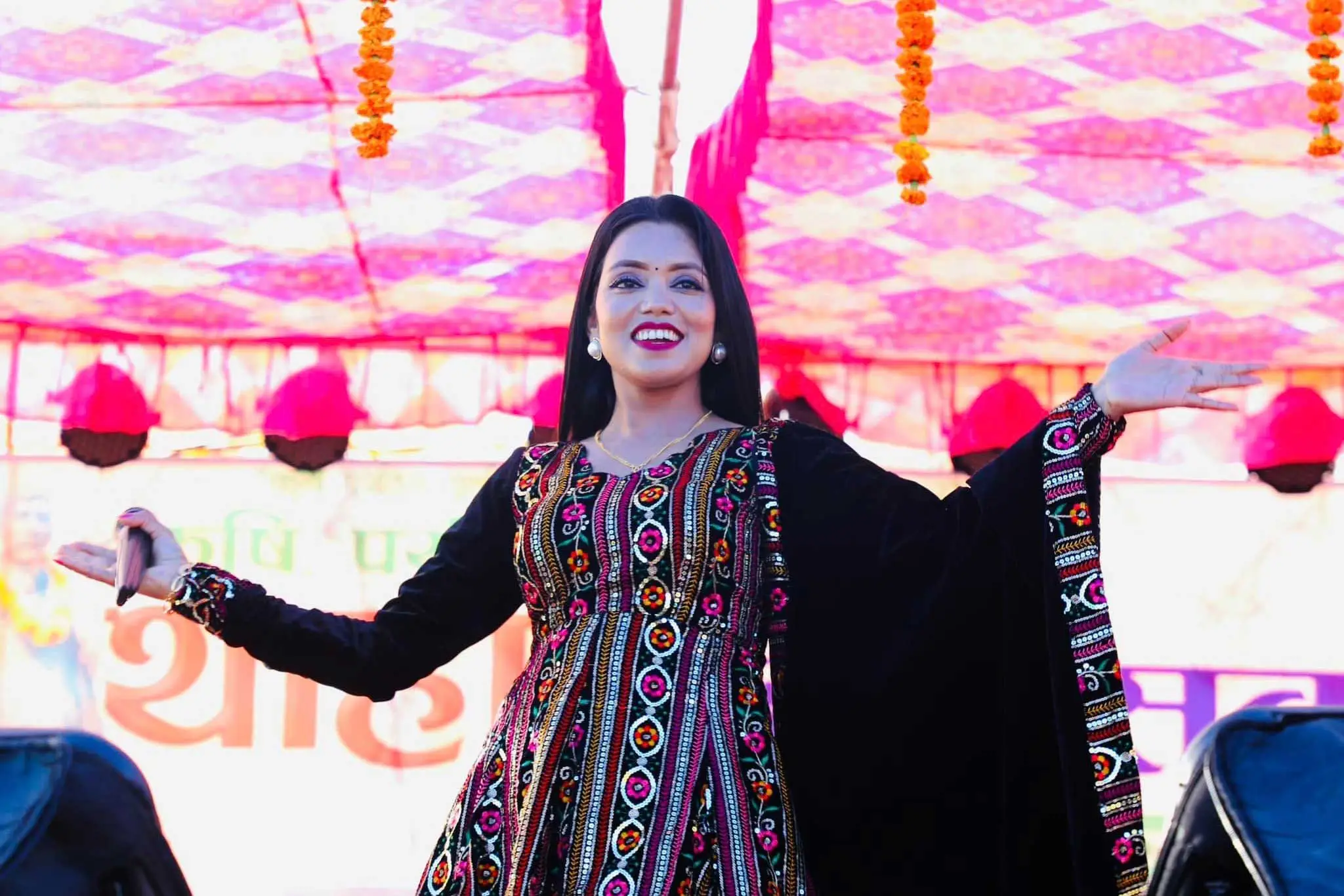 ‘बिस्ताराले पोल्यो’ तीज गीत विवादमा परेपछि शान्तिश्रीले मागिन् माफी